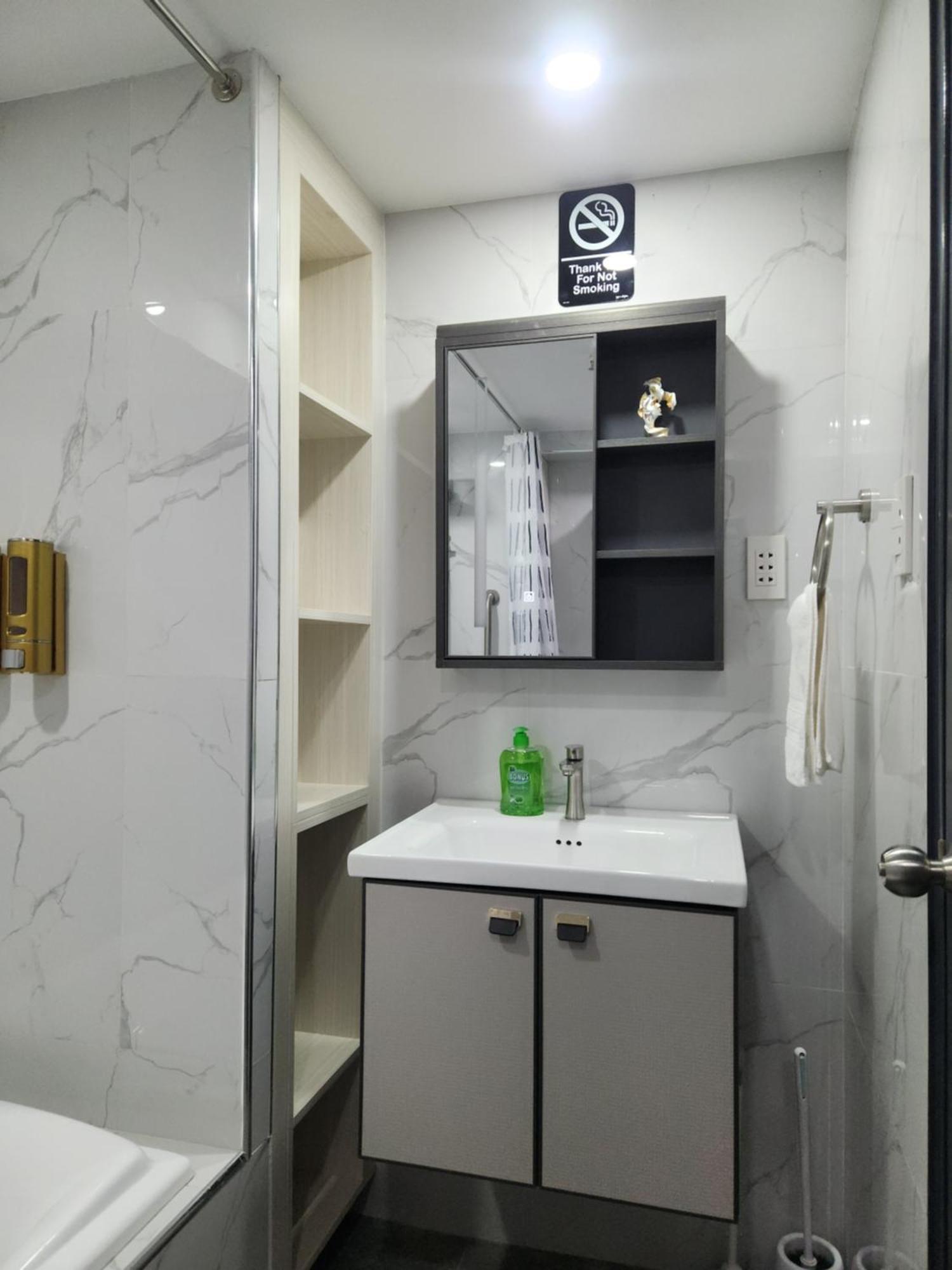 Condo Azur Suites B316 Near Airport, Netflix, Stylish, Cozy With Swimming Pool Île de Mactan Extérieur photo